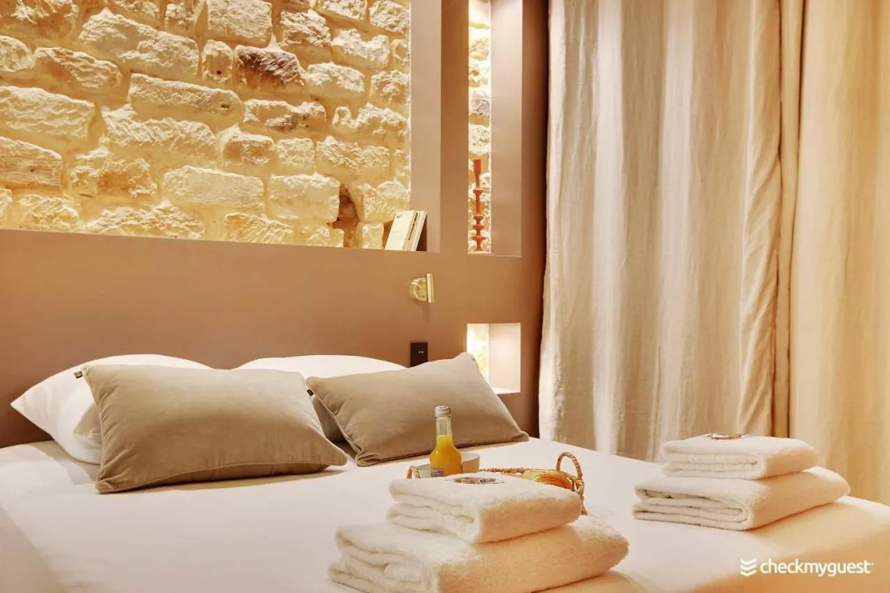 One-Of-A-Kind Spacious Home In Le Marais Παρίσι Γαλλία