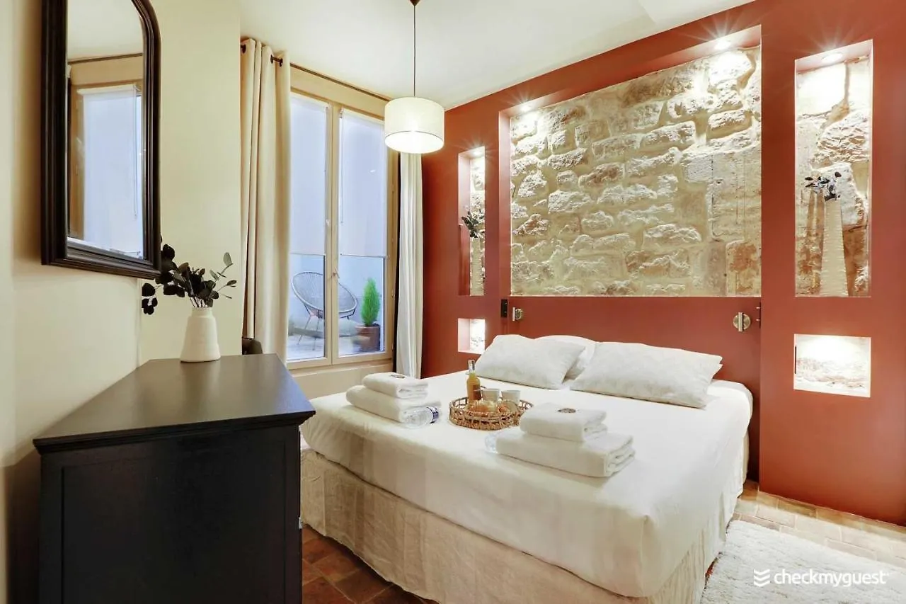 One-Of-A-Kind Spacious Home In Le Marais Παρίσι