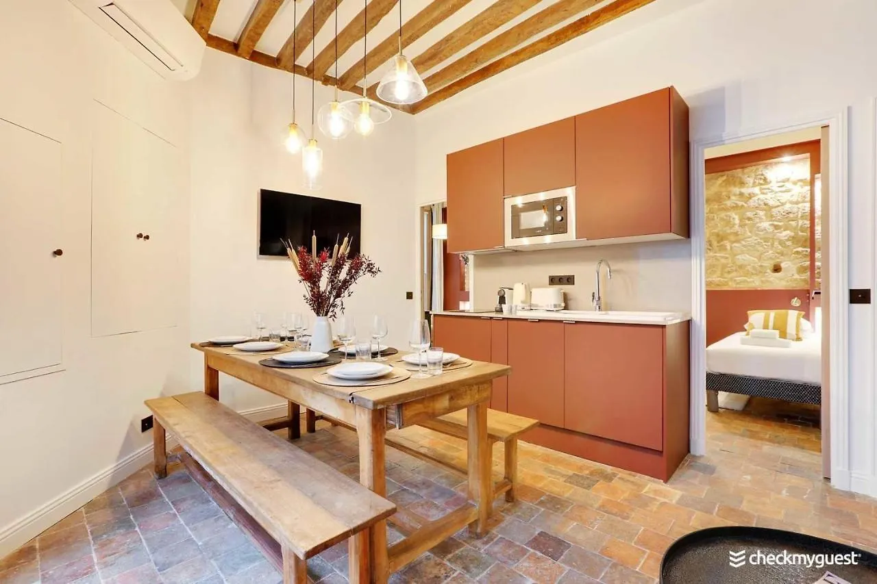 One-Of-A-Kind Spacious Home In Le Marais Paříž 0*,  Francie